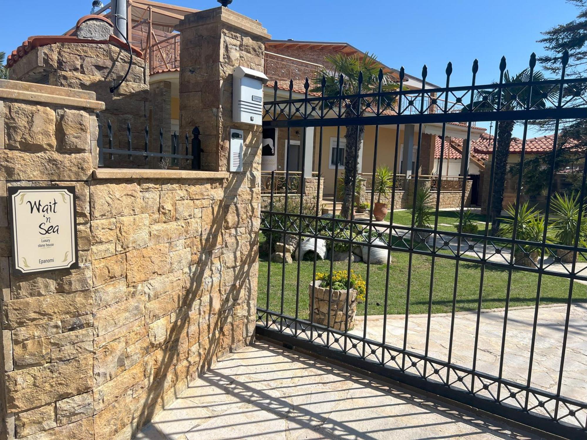 Appartamento Doormat# Wait 'N Sea, Jacuzzi, Luxury Stone House Epanomi Esterno foto